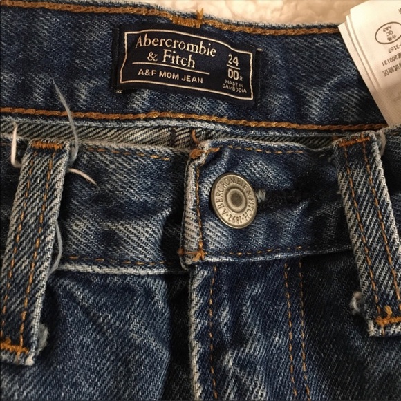 Abercrombie and Fitch Mom Jeans - Picture 4 of 5
